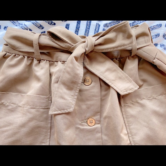 ❌SOLD❌ Tommy Hilfiger Khaki Skirt - Picture 2 of 2